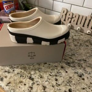 Hunter Rain Mules Size 6